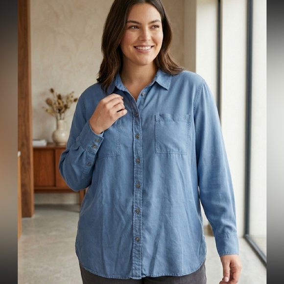 Calvin Klein Jeans Tops - Calvin Klein Jeans Women's 2X Blue Button Down Lightweight Soft Utility Shirt